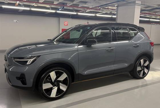 VOLVO XC40 P8 RECHARGE TWIN ELECTRIC ULTIMATE AWD VOLVO XC40 P8 RECHARGE TWIN ELECTRIC ULTIMATE AWD
